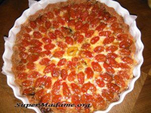 Recettes pas chères à la tomate : tarte tomate-mozza-tapenade