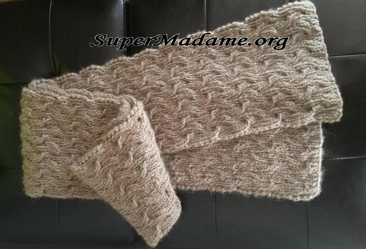 Tricot : écharpe d'homme en torsades