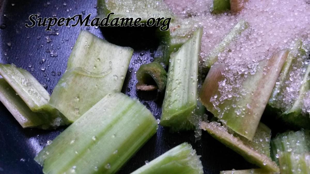 Un dessert pas cher : compote de rhubarbe