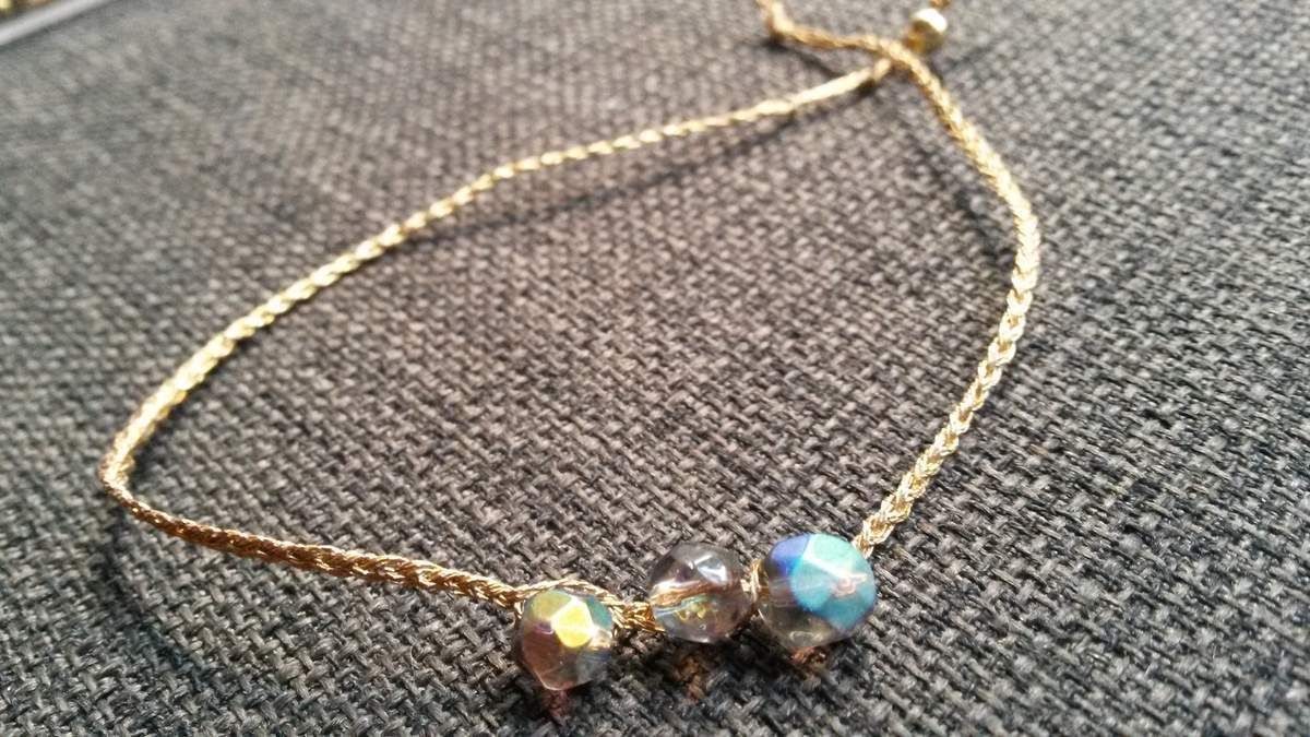 Idée cadeau DIY bracelet or léger