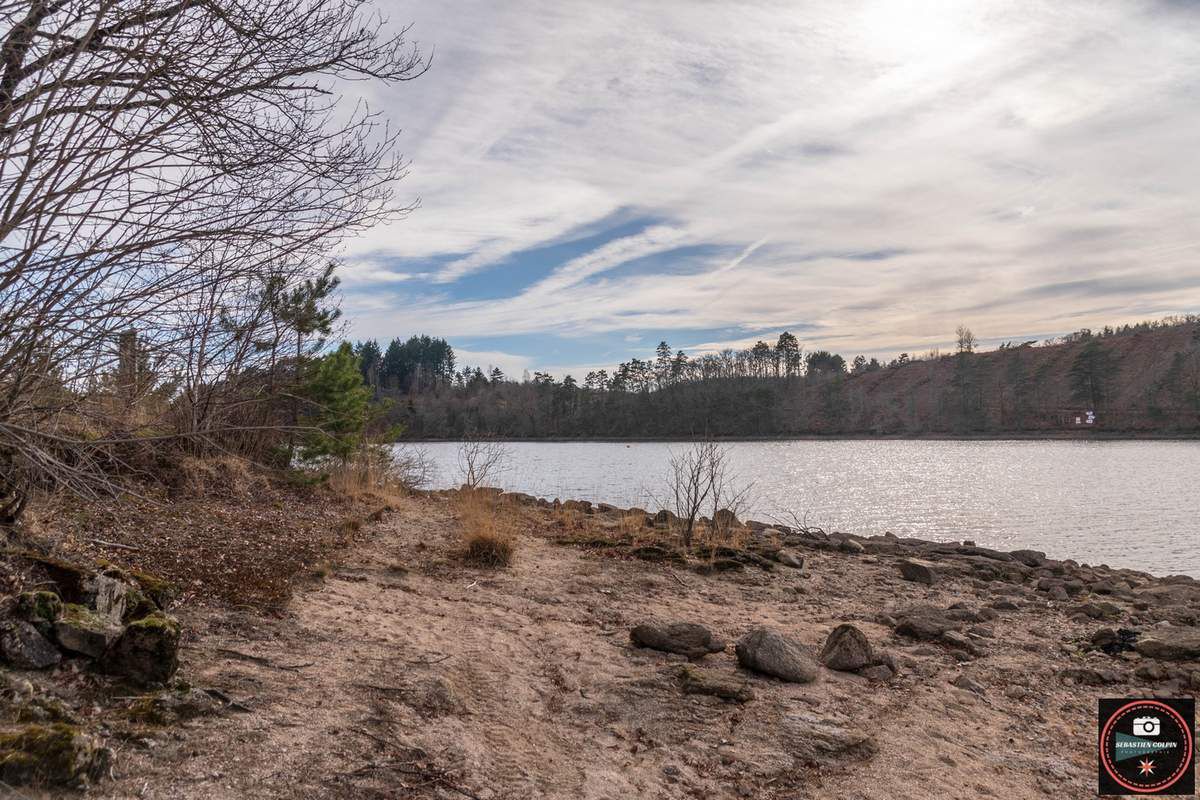 Marcillac la croisille en Corrèze, la lac de la valette et le viaduc de lantourne