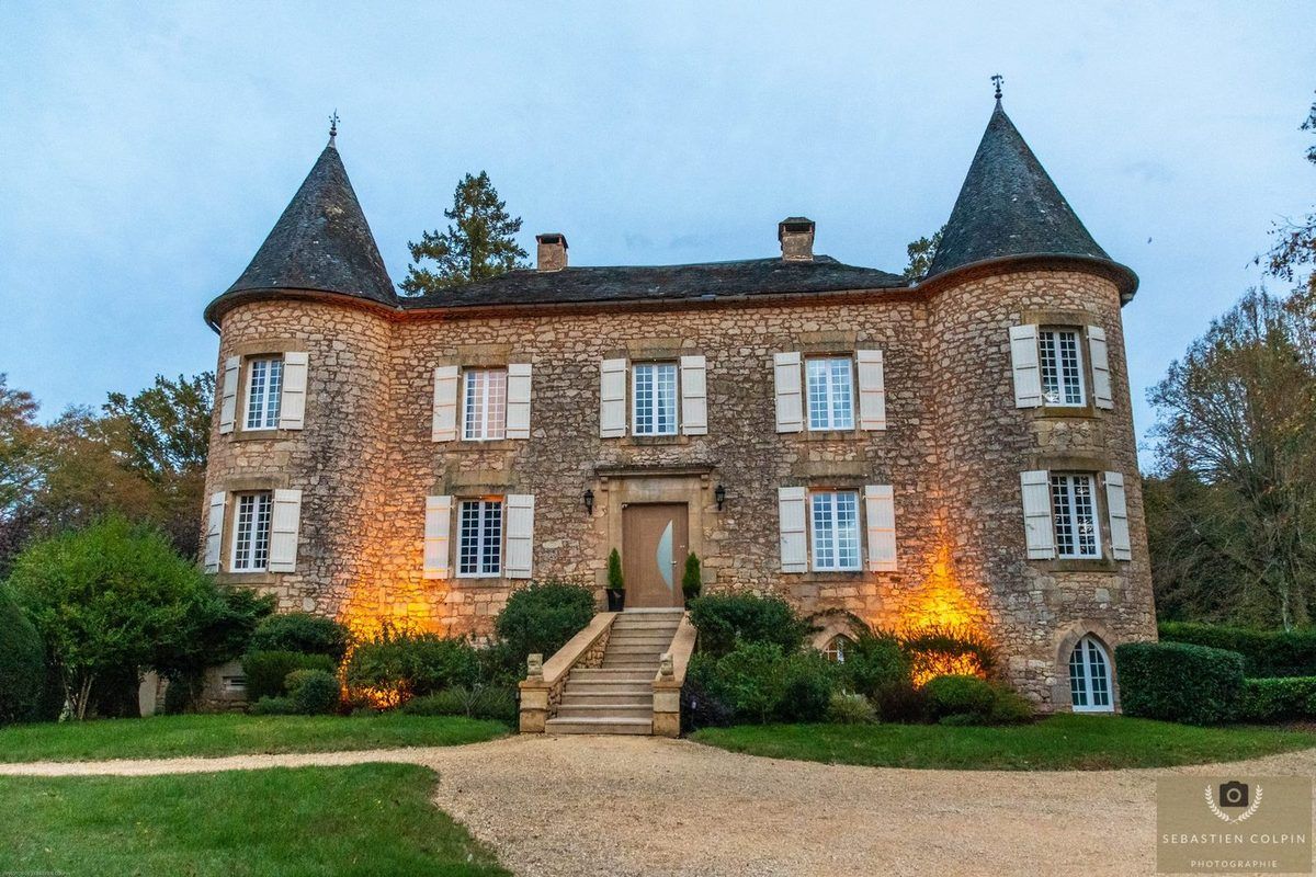 Le Château de Maraval à Cénac et Saint-Julien en Dordogne, demeure de charme et spa merveilleux