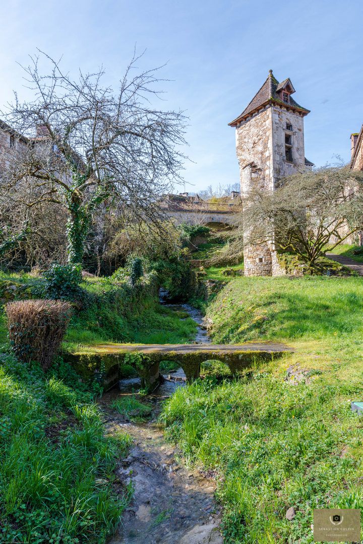 Carennac, dans le Lot, est l'un des plus beaux villages de France situé à 50 km au nord-est de Gourdon