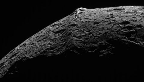 La lune de saturne Iapetus