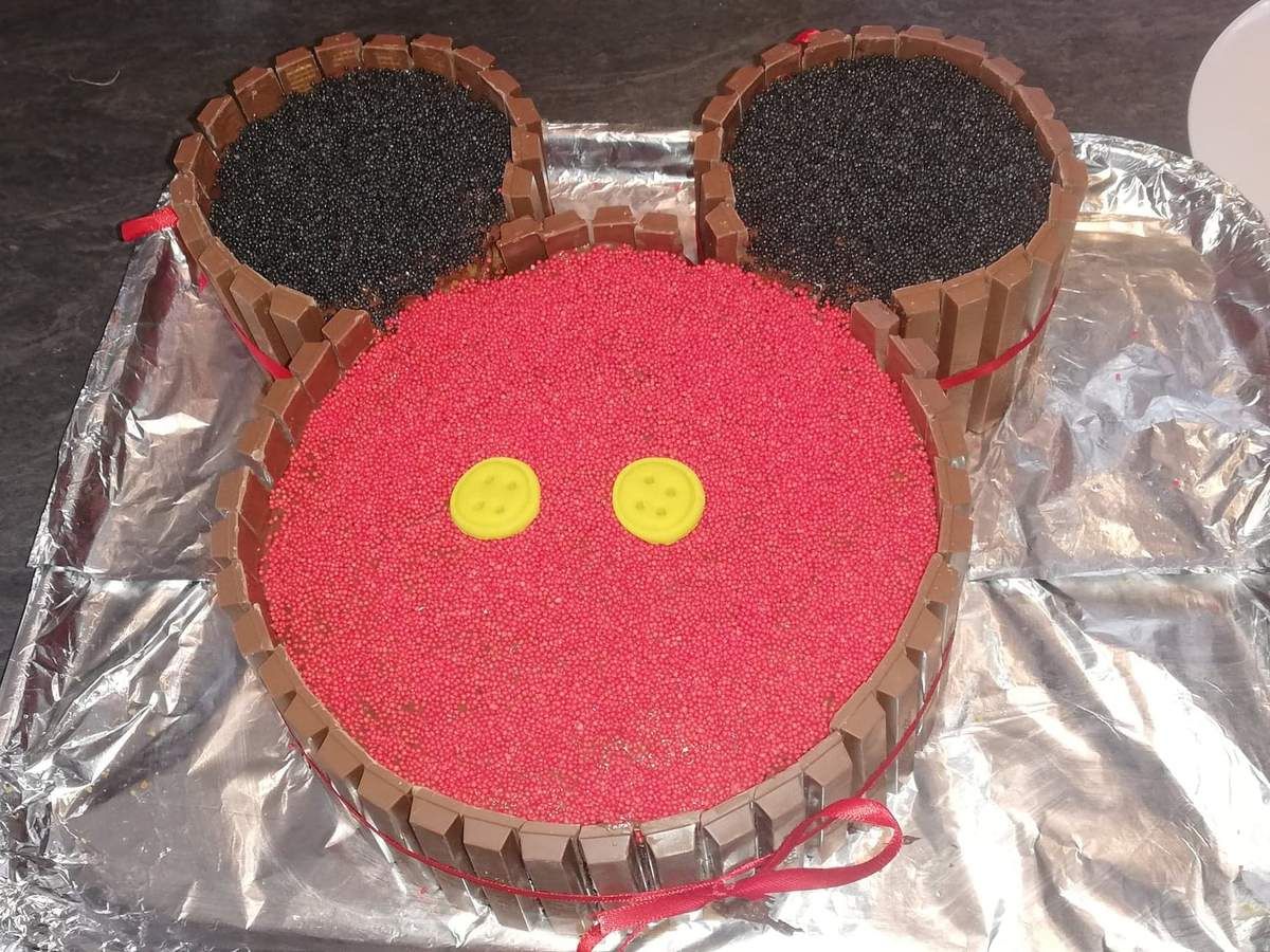 Gateau Mickey Mouse Kit Kat La Cuisine De Fanie Gateau Mickey Mouse Kit Kat La Cuisine De Fanie