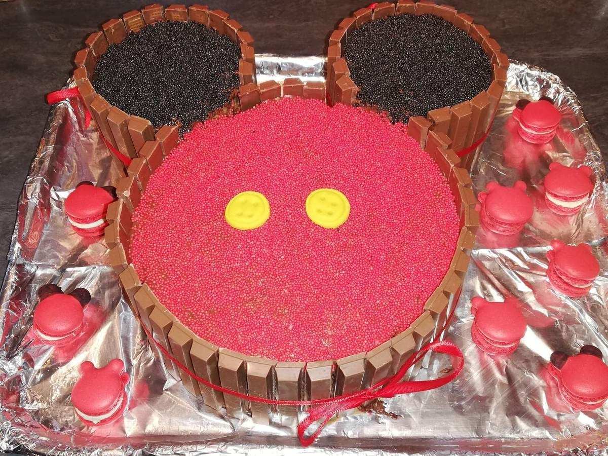 Gateau Mickey Mouse Kit Kat La Cuisine De Fanie