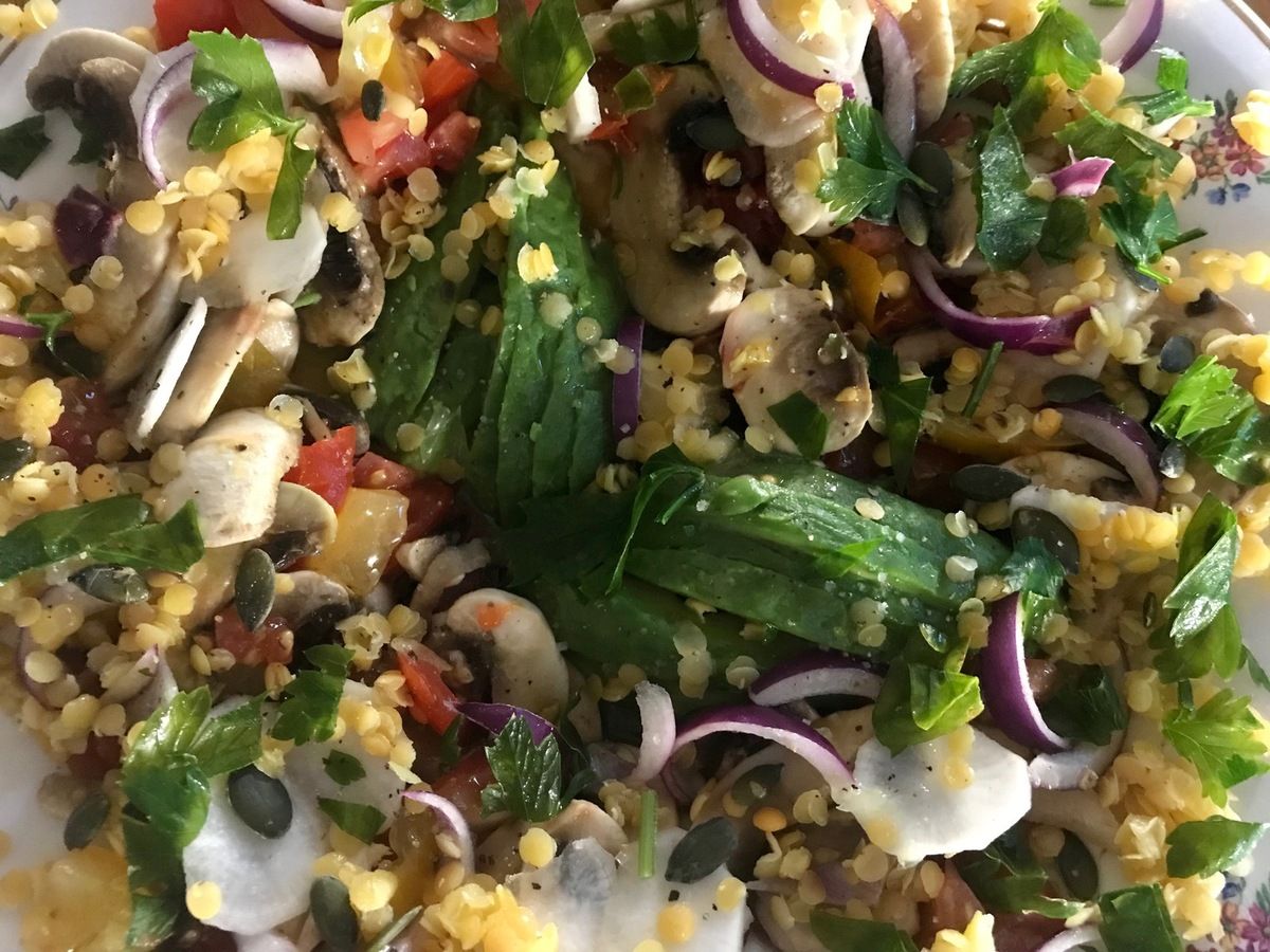 Salade De Lentilles Corail Tomates Avocats Champignons De Paris
