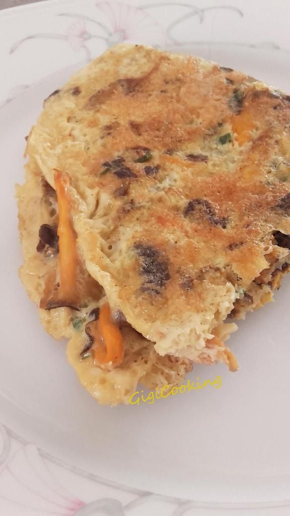 chanterelles, omelette
