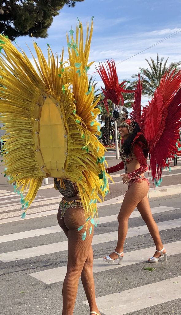 Carnaval de Nice : Miss et danseuses