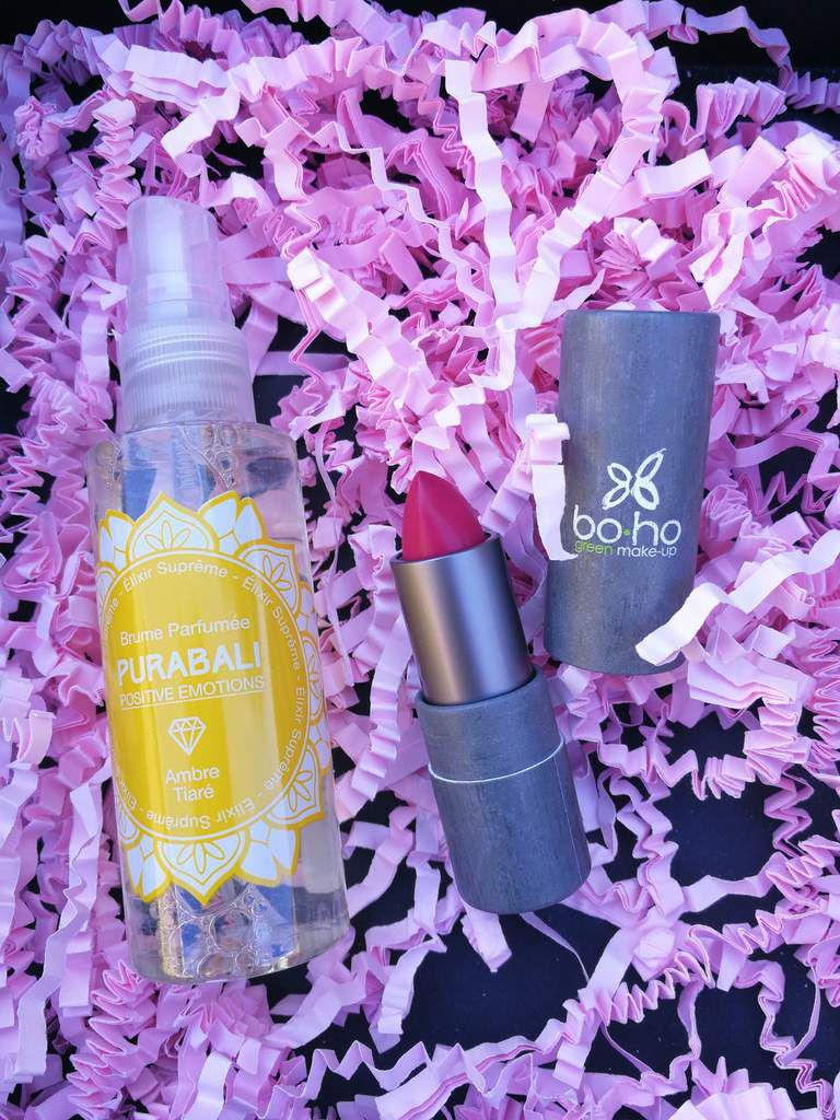 4- Brume parfumée par Pura Bali et Rouge à lèvres par Boho Green Make-up