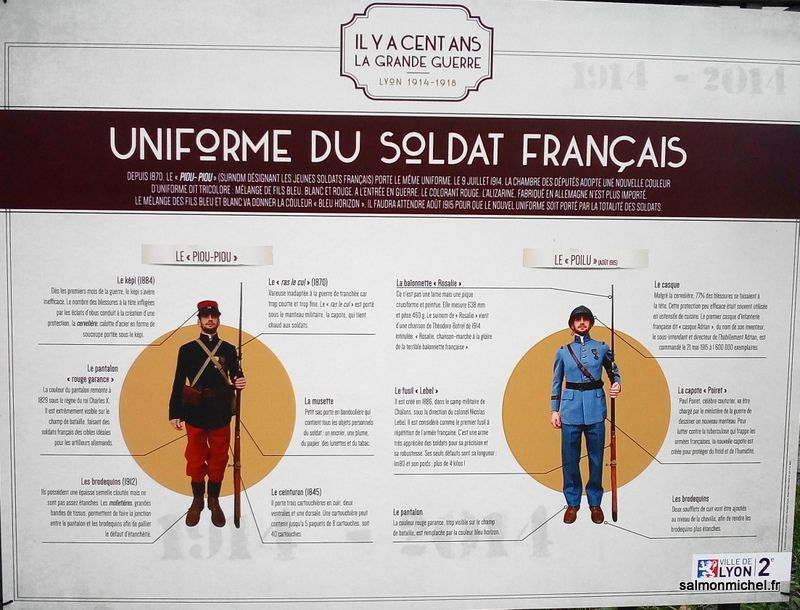 Affiches exposées sur la grille de la mairie, 2 Rue d'Enghien 69002