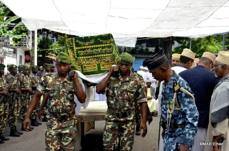 Discours de la Famille MIKIDACHE À la cérémonie nationale pour le décès de leur père