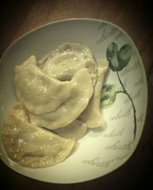 Pierogi, ravioles polonaises aux champignons