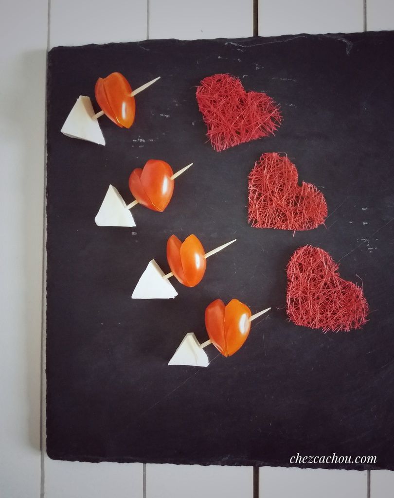 Brochettes de tomates cerises en coeurs pour la St Valentin