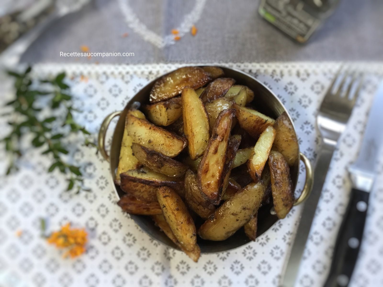 Potatoes maison au four recette facile - Les recettes de sandrine au  companion ou pas