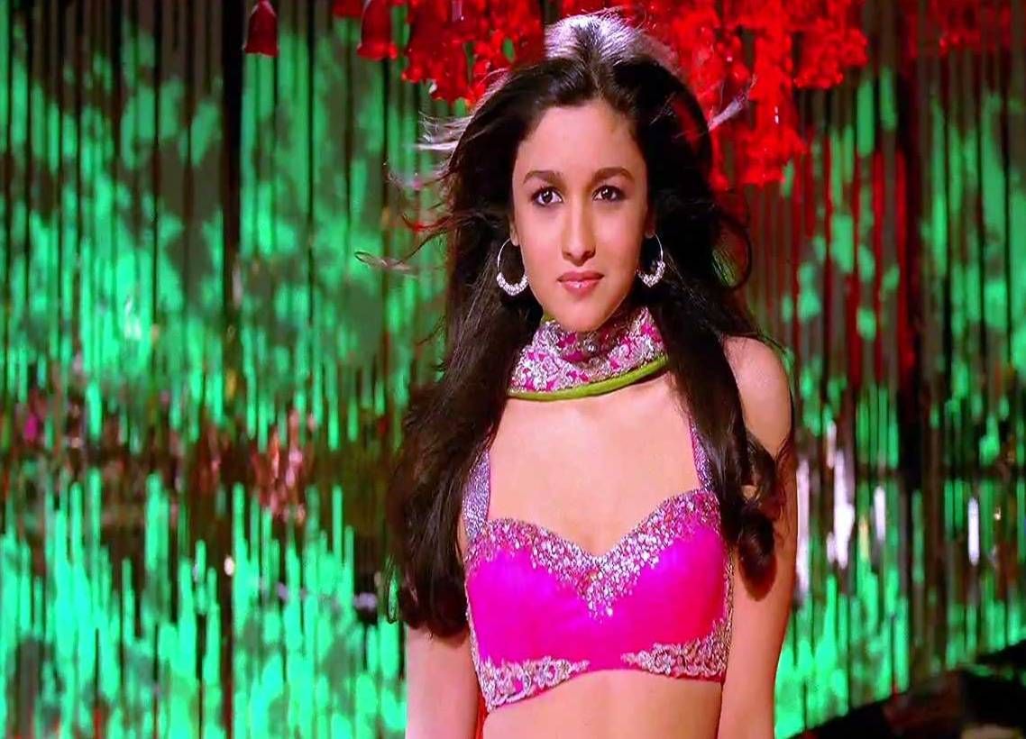 Alia bhatt lehenga in student of the clearance year online