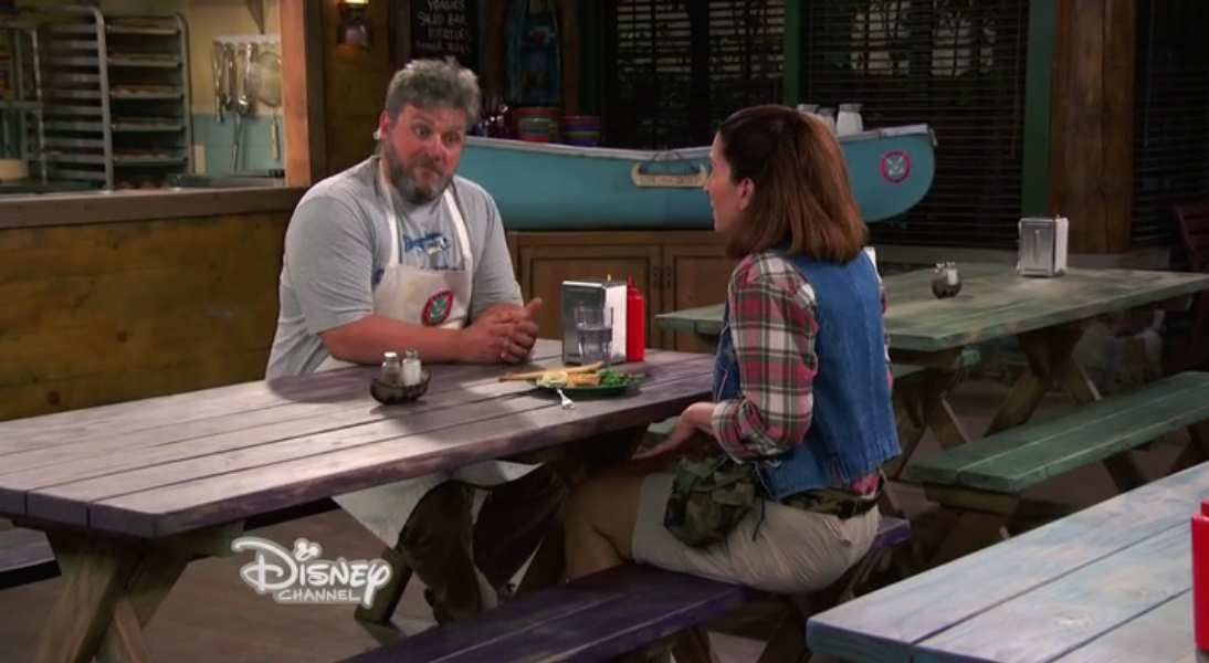 Pour ce qui auraît pas compris, Murphy c'est le cuisiniers du camp, sur cette photo il es avec Gladyss