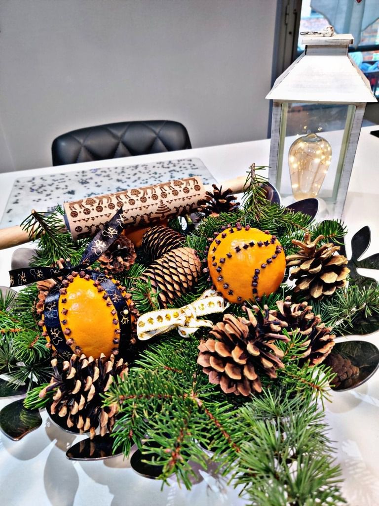 Comment décorer une orange de Noel avec des clous de girofles