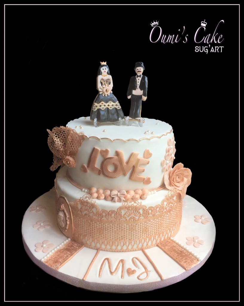 Gateau Anniversaire De Mariage Pour Les 7 Ans De Mariage Entre Manuella Et Jo Voila Un Gateau Blanc Et Bronze Les Maries Sont Des Sables Vanille Decores En Pate A Sucre Et Gateau Anniversaire De Mariage Pour Les 7 Ans De Mariage Entre Manuella Et Jo Voila Un Gateau Blanc Et Bronze Les Maries Sont Des Sables Vanille Decores En Pate A Sucre Et