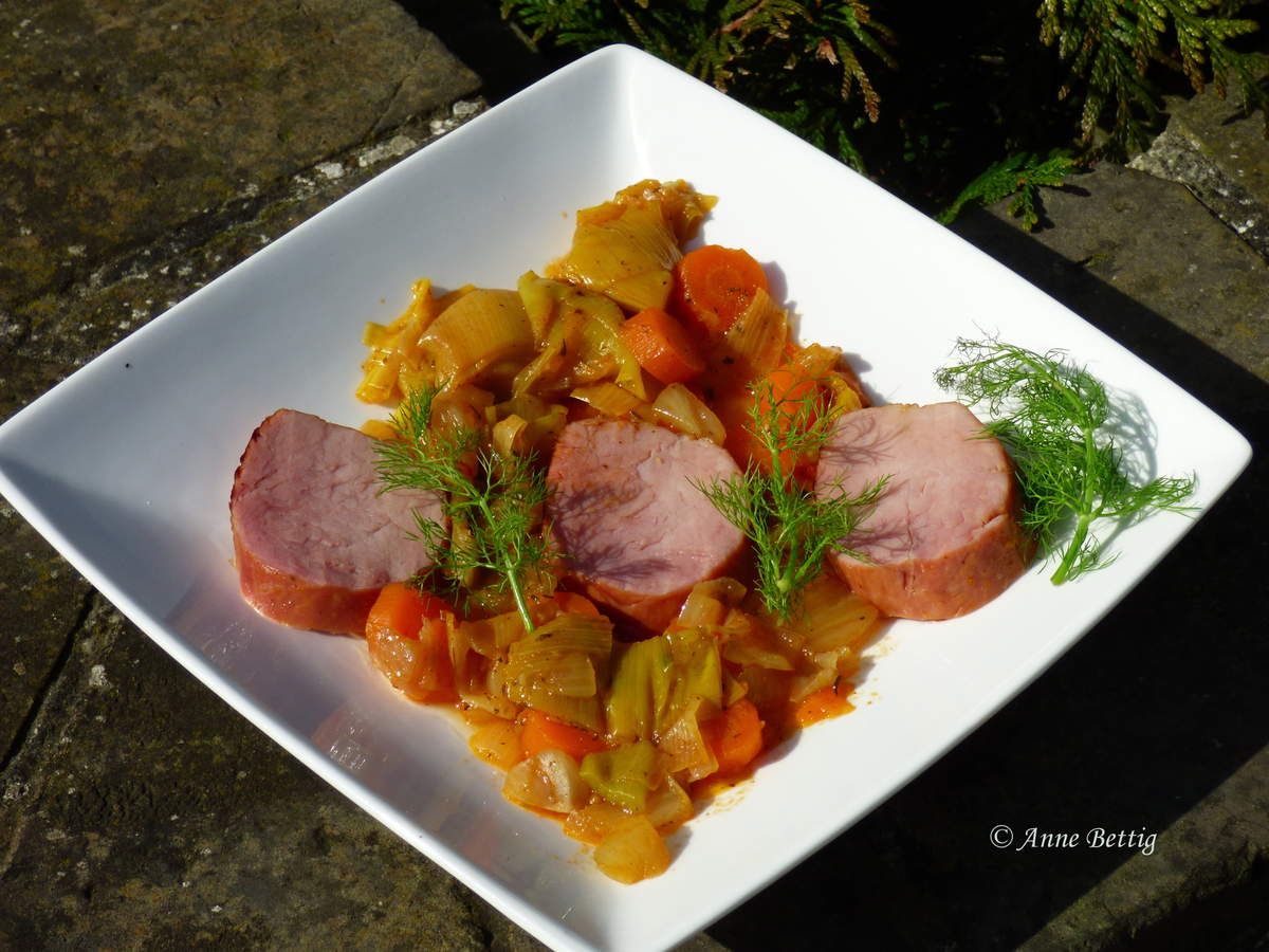 Filets Mignons De Porc Mijotés Avec Légumes à La Cocotte Ou