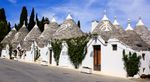 ALBEROBELLO région des Pouilles (Italie) : ses trulli, maisons en pierre