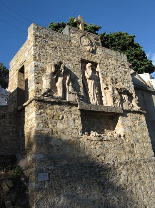 Tombeau du sculpteur Damaso Maestracci, 1925. Phot. Battini, Patrick. © Collectivité territoriale de Corse, musée de la Corse, 2013.