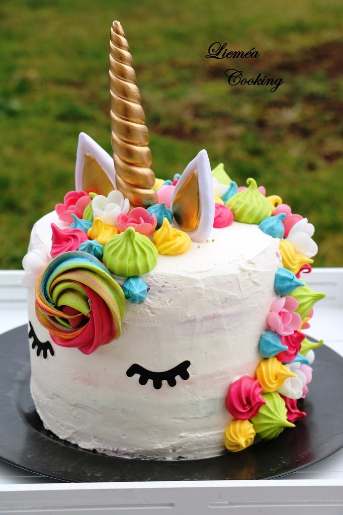 Rainbow Cake Licorne Et Ses Meringues Multicolores Liemea Cooking