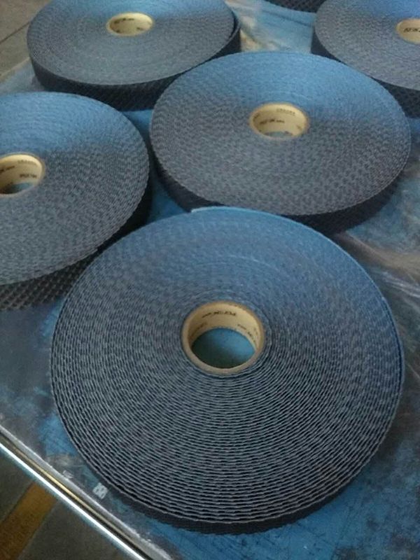 Advantages and Disadvantages of Road Marking Tapes Traffic Lighting