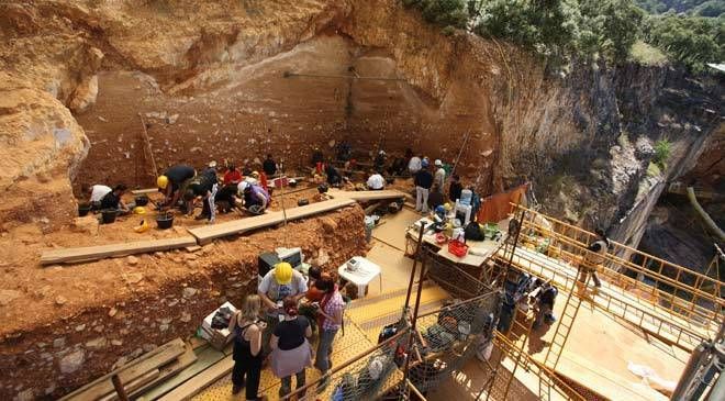 atapuerca fouilles archeologiques fossile