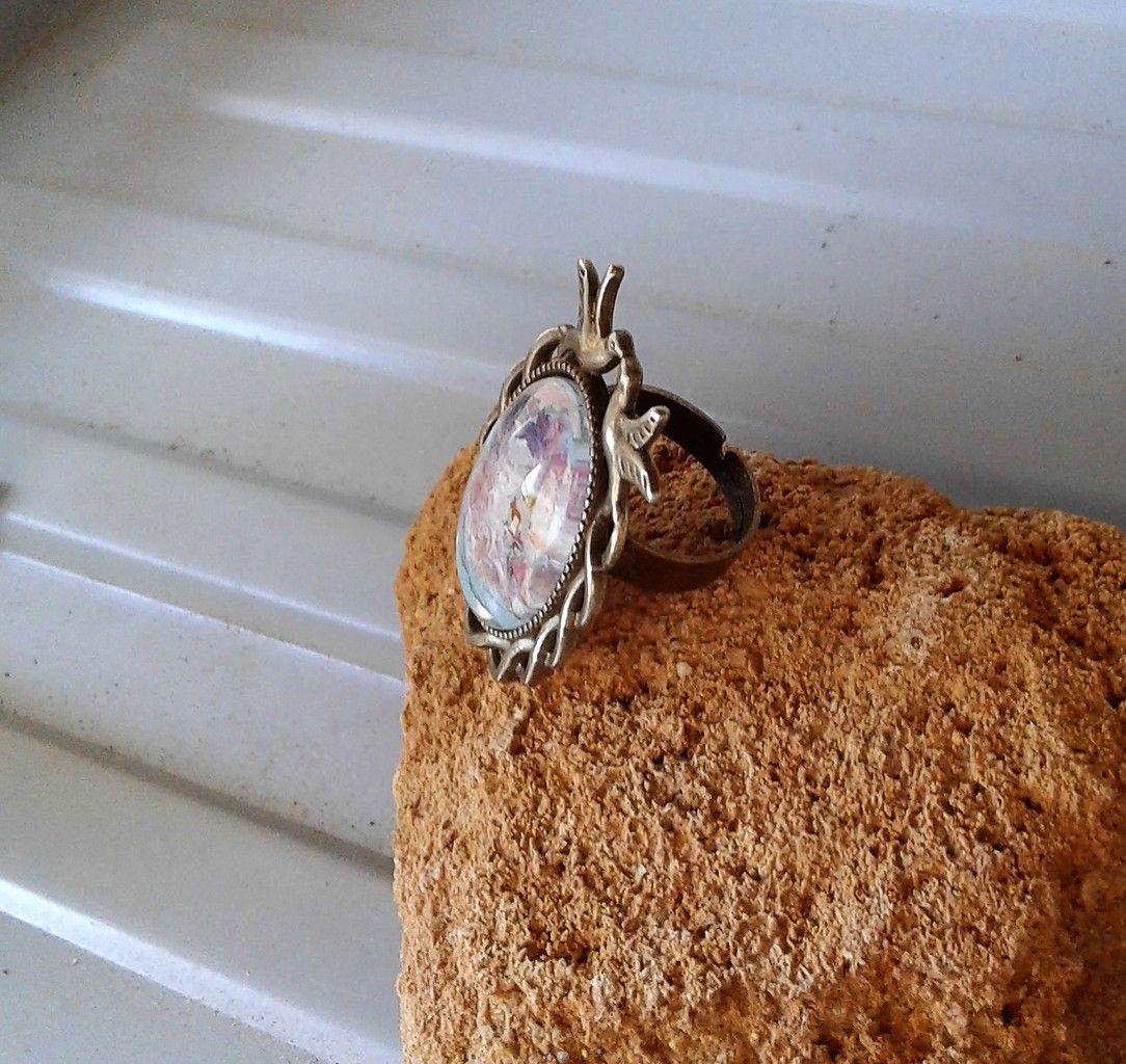 art nouveau,peint, par artiste, bague, bronze, ajustable, oiseaux amoureux, cabochon oval 18x25 mm, bleu, rose, blanc, mauve, rouge, orange, jaune, lacik creations uniques