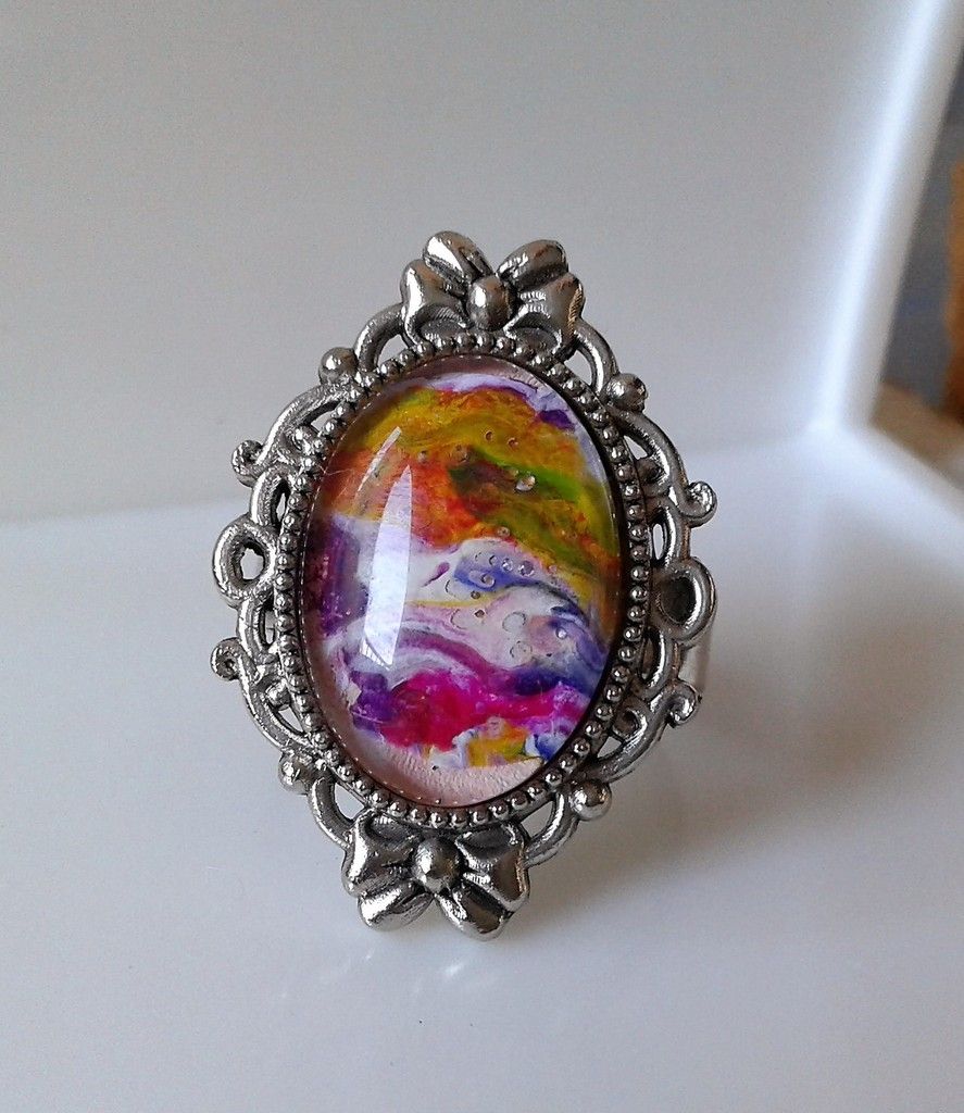 Peinte, par artiste, bague, art nouveau, bohème,argente,vieilli, cabochon oval, 13x18mm,orange, vert, jaune, fushia, blanc