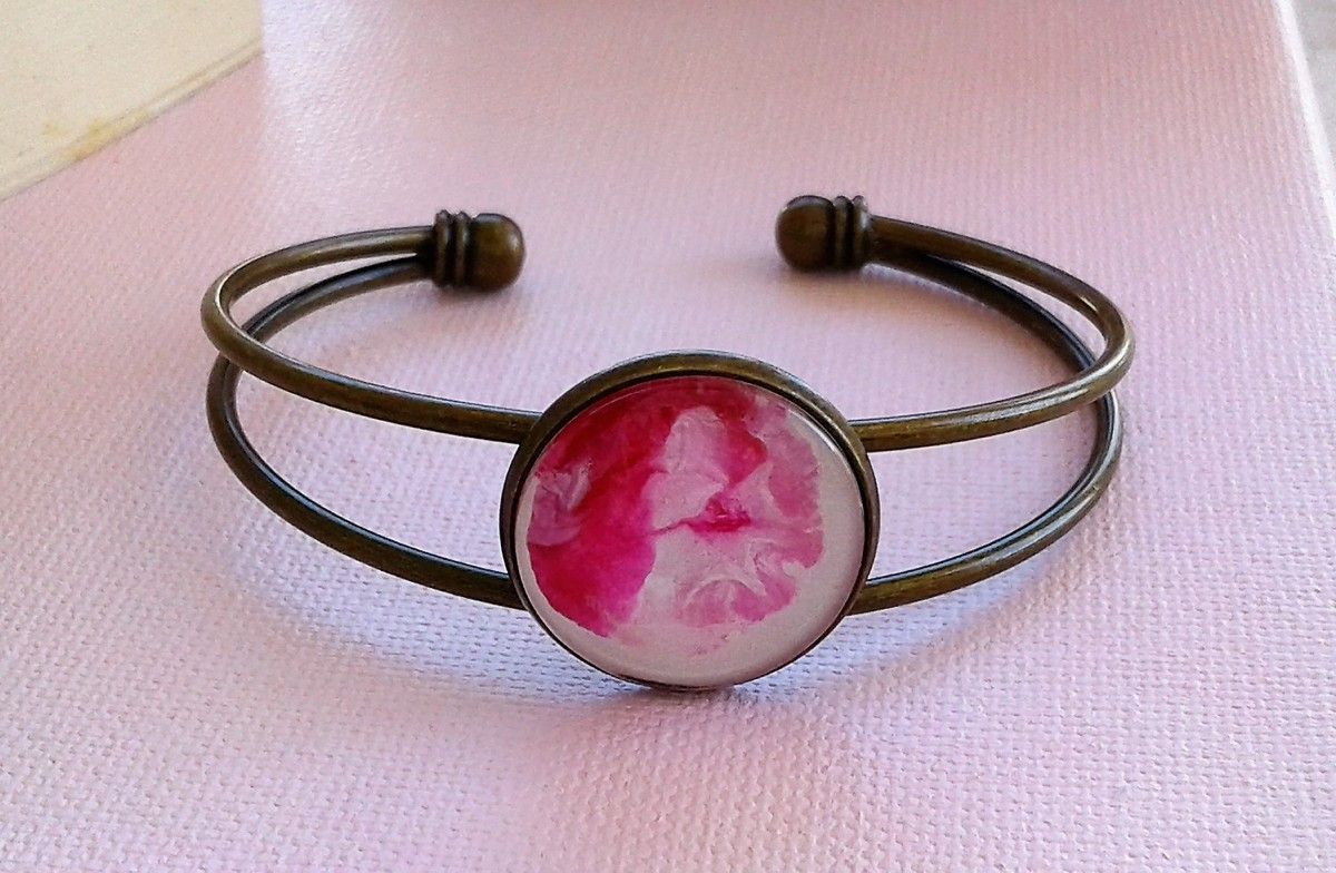 Peint,par artiste, art nouveau,rose,blanc,rouge,bracelet jonc,metal,bronze,antik,ajustable,cabochon rond,20mm,lacik,unisex,gothique,bohème