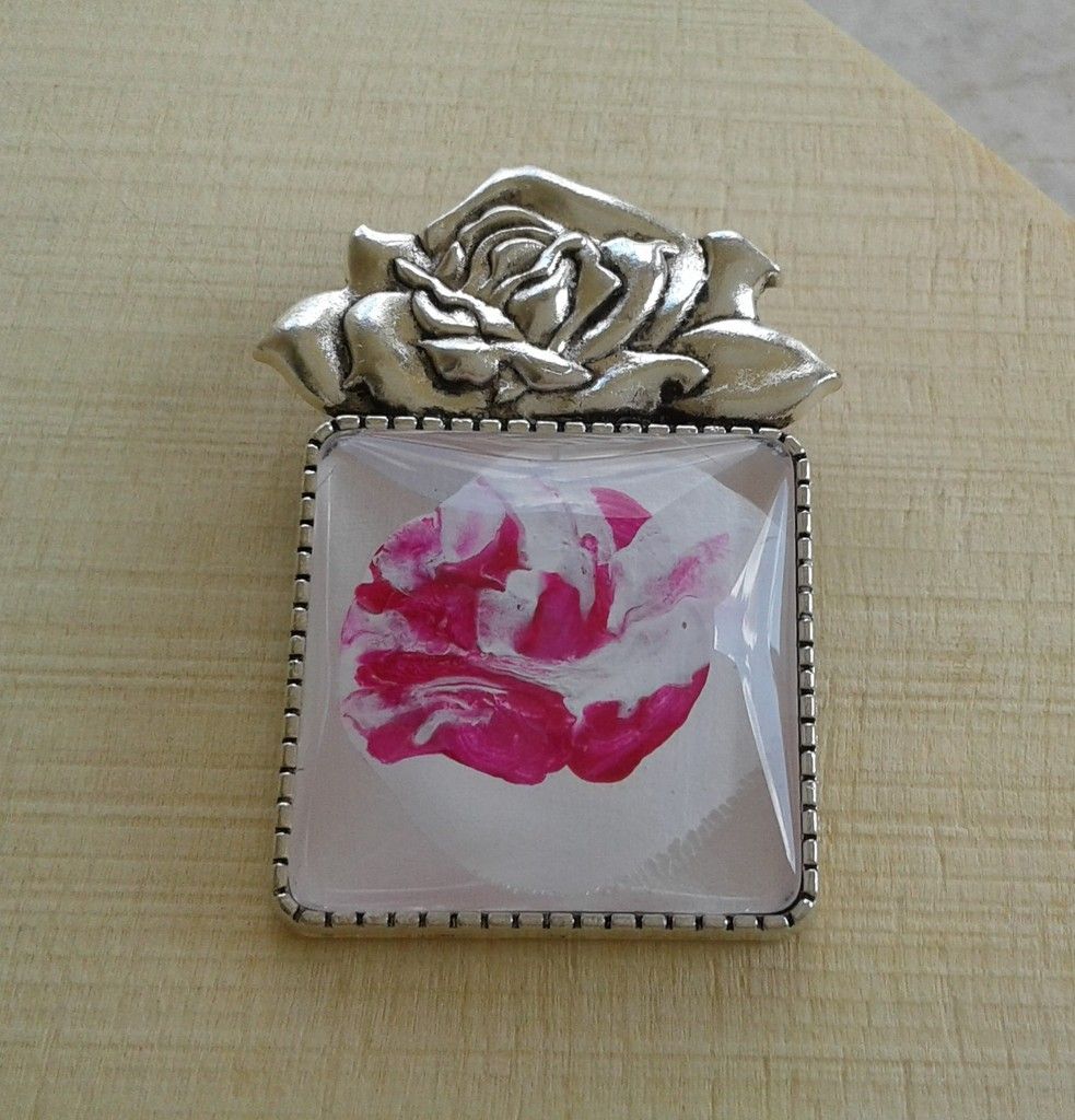Peinte,artiste,art nouveau,fleur,rose,blanc,broche,argent,tibetain,carré,25mm,epingle,accessoire,bijou,femme,bohème,hyppie,boho,gothique,romantique