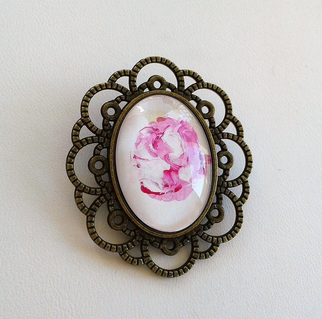 Peinte, par artiste,broche,gothique,ovale,fleur,rose,blanc,art nouveau,bohème,hyppie,unisexe,femme,homme,fermoir epingle,serie rose,bik046,lacik