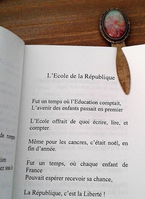 l'école de la république, poème d'isabelle krief,Ma petite librairie, poesies,recettes,marque pages,recueil d une poetesse,livre ecrit d'auteure poete,poesie fable contes,historiettes pour jeune de 7 a 77 ans, tendre et emouvantes petites histoires