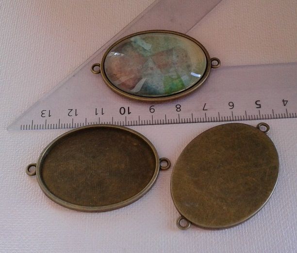 30x40mm,base pendentif connecteur laiton bronze,2 anneaux,collage cabochon oval,fond plat,verre image fimo peinture,fourniture bricolage mercerie,diy bijou accessoire décoration,scrapbooking,gothique vintage retro,baroque punk kawaii,boheme victorien edouardien,art deco art nouveau