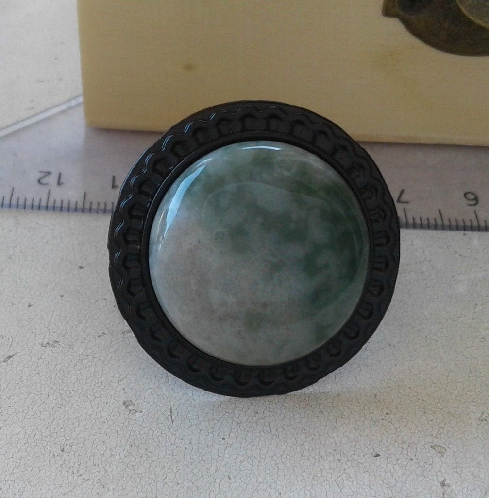 cabochon rond 25mm,onyx beige vert,pierre gemme semi precieuse,collage serti fond plat,fourniture bricolage mercerie,diy bijou accessoire décoration,scrapbooking grimoire coffret,gothique baroque punk,kawaii boheme victorien,edouardien art deco art nouveau,rococo