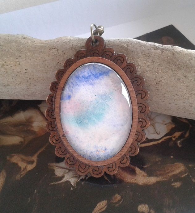 aquarelle originale,par artiste française,porte clé bois,marron bleu rouge vert,fleuri,cadeau accessoire marroquinerie,femme homme unisex,fait mains en france,boho bobo gothique,art deco art nouveau baroque,edouardien victorien ,tendance fashion,punk contemporain,cadeau fete anniversaire noel,st valentin retraite ceremonie