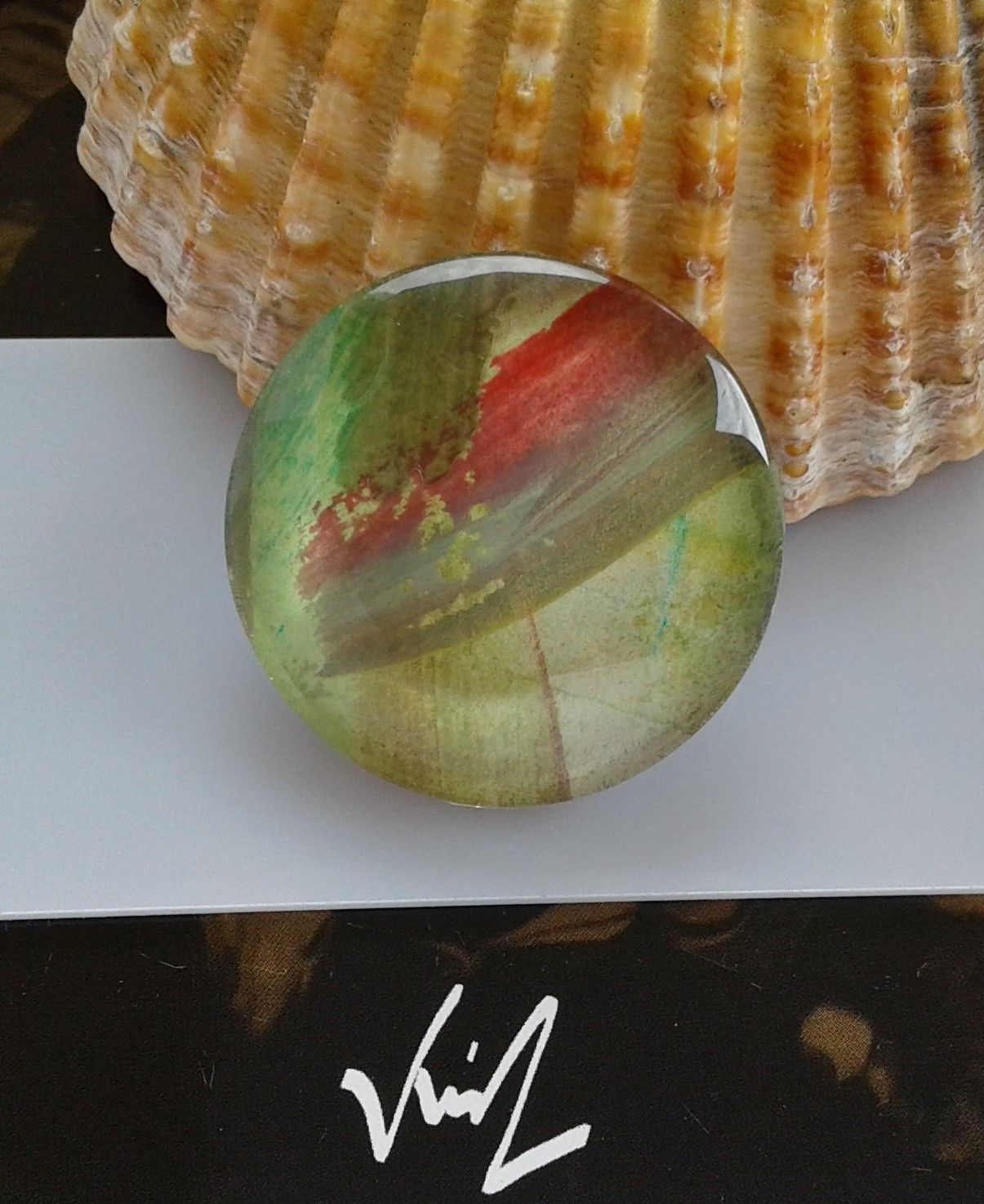 Fait mains en france, par artiste peintre,aquarelle originale isabelle k,rouge marron vert,cabochon rond 35mm,fond plat,fourniture bricolage mercerie,bijou deco scrap,boho bobo gothique,mode fashion punk,edouardien contemporain,art deco moderne,cadeau fete anniversaire,victorien baroque
