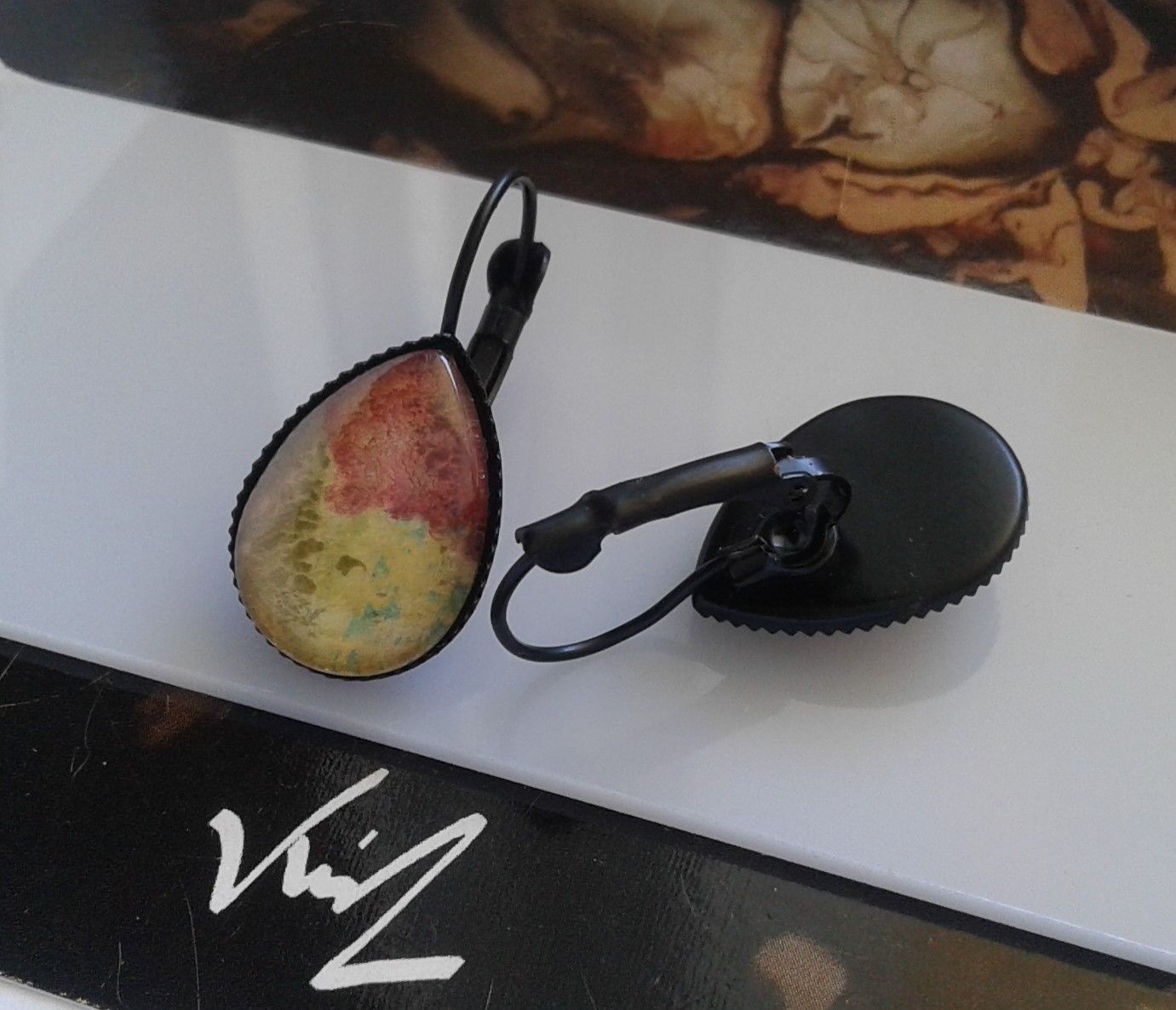 Fait mains en france, par artiste peintre,aquarelle originale isabelle k,jaune bleu vert orange,dormeuses gouttes noire,dia 13x18mm,bijou boho bobo,fantastique gothique,art deco art nouveau,baroque victorien,cadeau fete anniversaire,fashion punk ethnique,edouardien