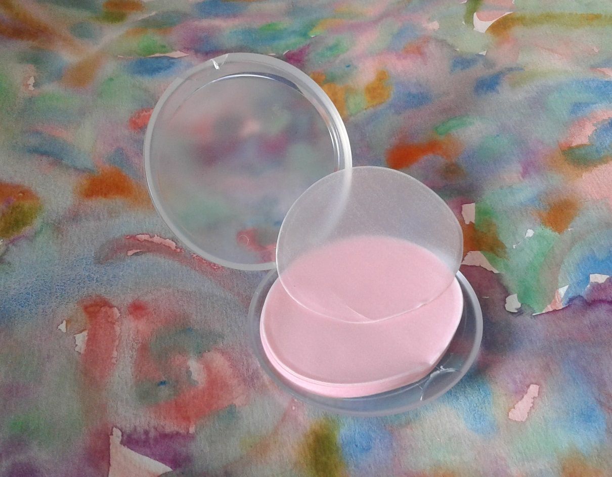 50 feuilles de savon, rose parfum la rose,dans une jolie boîte ronde,se laver les mains en toute occasion,savon de voyage,savon de poche,hygiène propreté anti bactérien,