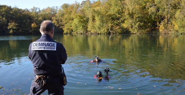 LAC BLEU COMMUNE D'AVRILLE ANGER SPIRULINE ENTRECASTEAUX HAUT VAR FRANCE CYRIL RIBAS SYLVIE BEALLET SPIRULINE CANCER SIDA BIEN ÊTRE REGIME PERTE DE POIDS LEUCEMIE ALZHEIMER SOMMEIL GROSSESSE ALLAITEMENT ENCEINTE DIABETE CHOLESTEROL ALLERGIES SPORT SPORTIFS FER B12 VITAMINES MINERAUX PHYCOCYANINE ACIDES GRAS ESSENTIELS ACIDES AMINÉS RIPLEY FOX ARTHROSPIRA PLATENSIS ETUDES SCIENTIFIQUES LACS DE SPIRULINE NATURELS NATURELLES FEDERATION DES SPIRULINIERS DE FRANCE MEILLEURE SPIRULINE PAYSANNE FRANCAISE BRINDILLES PAILLETTES ECO RESPONSABLE ENTRECASTEAUX HAUT VAR PROVENCE VERTE FRANCE SPIRULINE BIO NATURELLE ARTISANALE ZERO RESIDU PESTICIDES ZERO PHYTO IDEES RECETTES ANTIOXYDANTS DEFENSES IMMUNITAIRES RADICAUX LIBRES CANCER SIDA BIEN ÊTRE REGIME MINCEUR PERTE DE POIDS LEUCEMIE ALZHEIMER SOMMEIL GROSSESSE ALLAITEMENT ENCEINTE DIABETE CHOLESTEROL ALLERGIES SPORT SPORTIFS FER B12 VITAMINES MINERAUX PHYCOCYANINE ACIDES GRAS ESSENTIELS ACIDES AMINÉS RIPLEY FOX ARTHROSPIRA PLATENSIS ETUDES SCIENTIFIQUES LACS DE SPIRULINE NATURELS NATURELLES FEDERATION DES SPIRULINIERS DE FRANCE ALLERGIE CHOLESTEROL POSOLOGIE CONTRE INDICATIONS LIVRES SOLIDAIRE HUMANITAIRE DEVELOPPEMENT DURABLE TOP QUALITE PORT GRATUIT ARTHROSPIRA PLATENSIS SPIRULINA ACHETER CHOISIR VENTE COMPRIMES GELULES POUDRE BEALLET SYLVIE RIBAS CYRIL SPIRULINE LIQUIDE AB ECOCERT NATURLAND