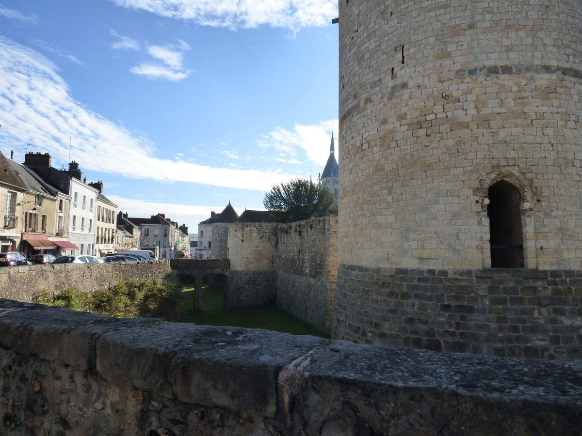 Dourdan, jolie cité chargée d'histoire