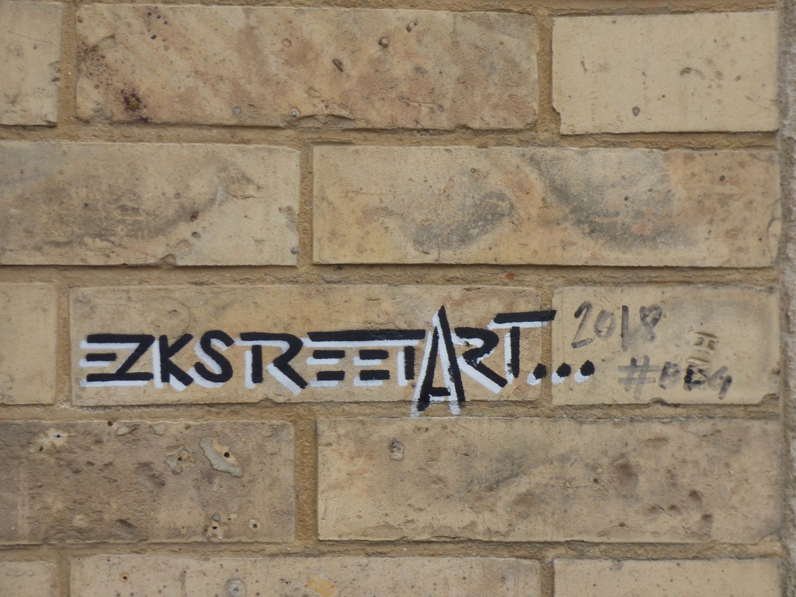 Street art Chartres EZK