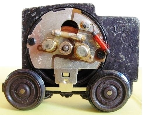 Digitalisation anciennes locomotives Fleischmann avec remplacement des flasques moteur