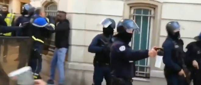 En direct - Le commandant de police qui a &quot;boxé&quot; dans le Var un gilet jaune avait déjà frappé il y a deux ans un Major de Police dans les locaux de la sûreté départementale à Toulon - La &quot;police des polices&quot; a été saisie
