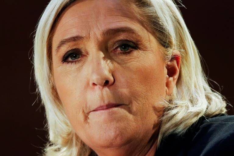 Marine Le Pen dépose plainte pour &quot;menaces de mort&quot; après un tag peint dans la Manche