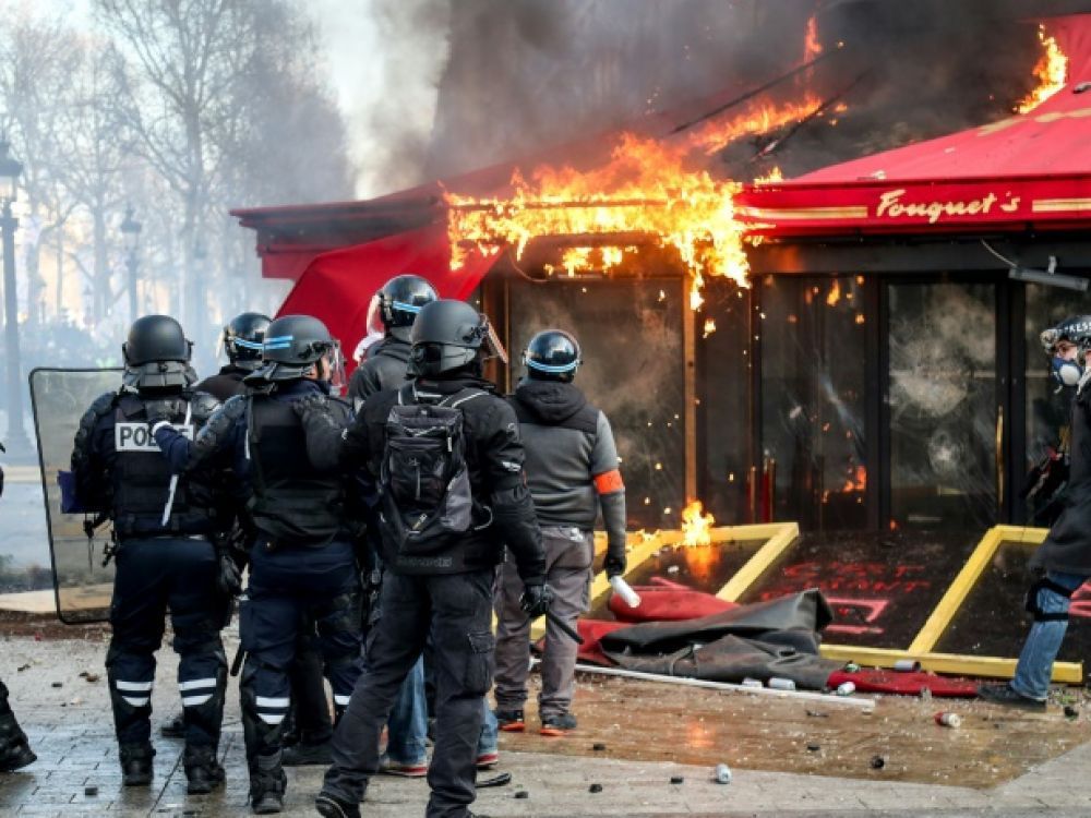«Gilets jaunes» : Le patron de la sécurité publique parisienne démis de ses fonctions