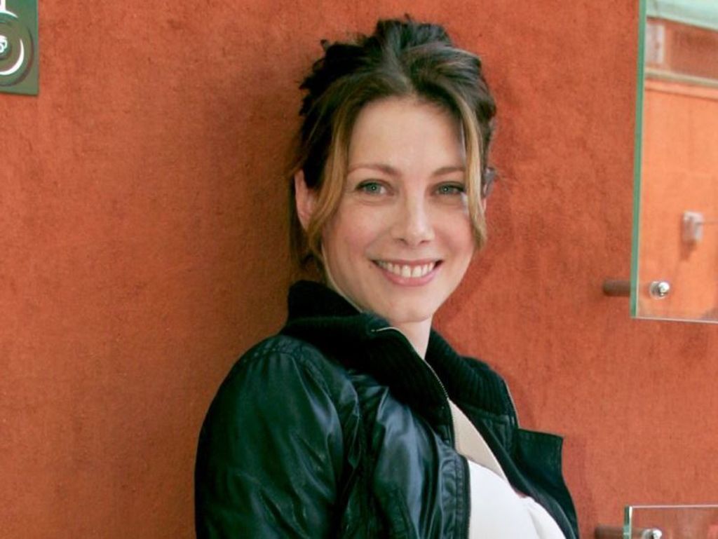 Films Et Séries Tv Avec Mallaury Nataf Mallaury Nataf dans Les Mystères de l'amour : Découvrez la date de