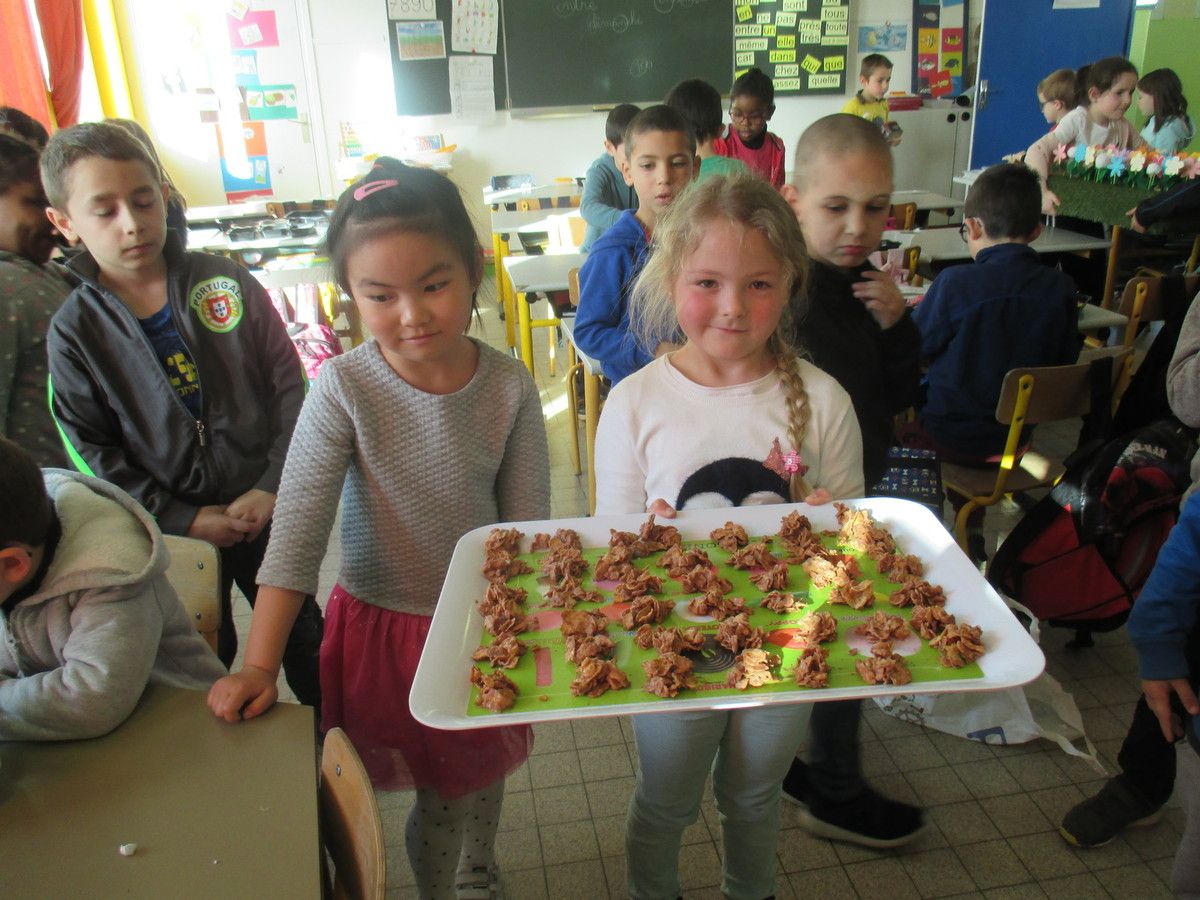 Le 100eme Jour D Ecole Les Cp Ce1 Ce2 Du Petit Paris